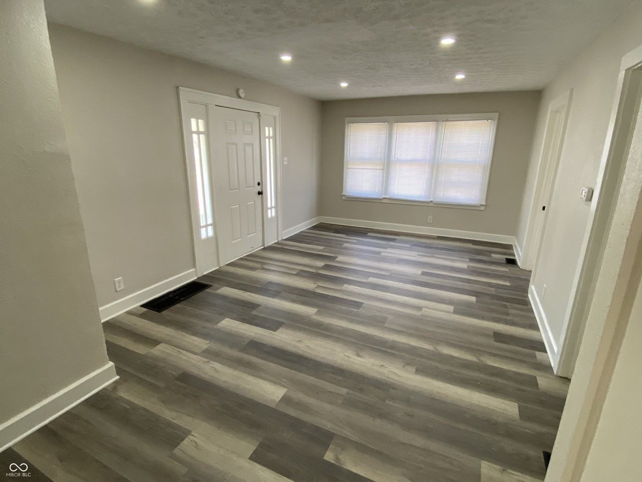 2002 Arrow Ave - Photo 2 of 12