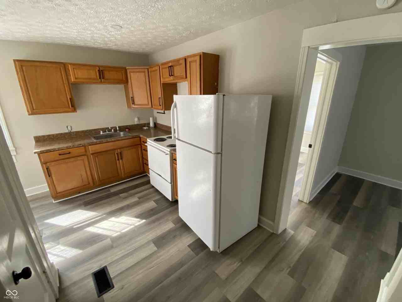 2002 Arrow Ave - Photo 4 of 12