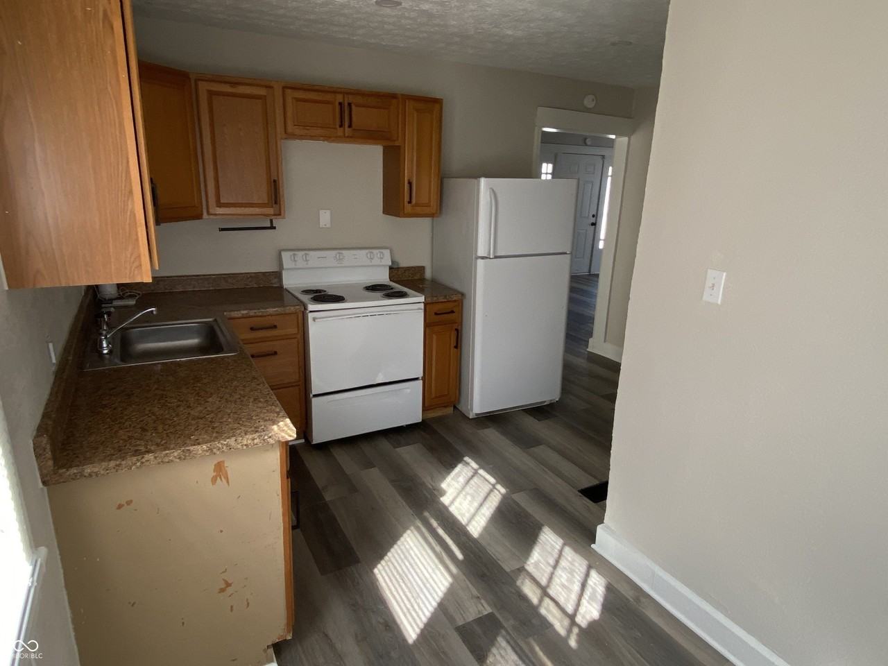 2002 Arrow Ave - Photo 5 of 12