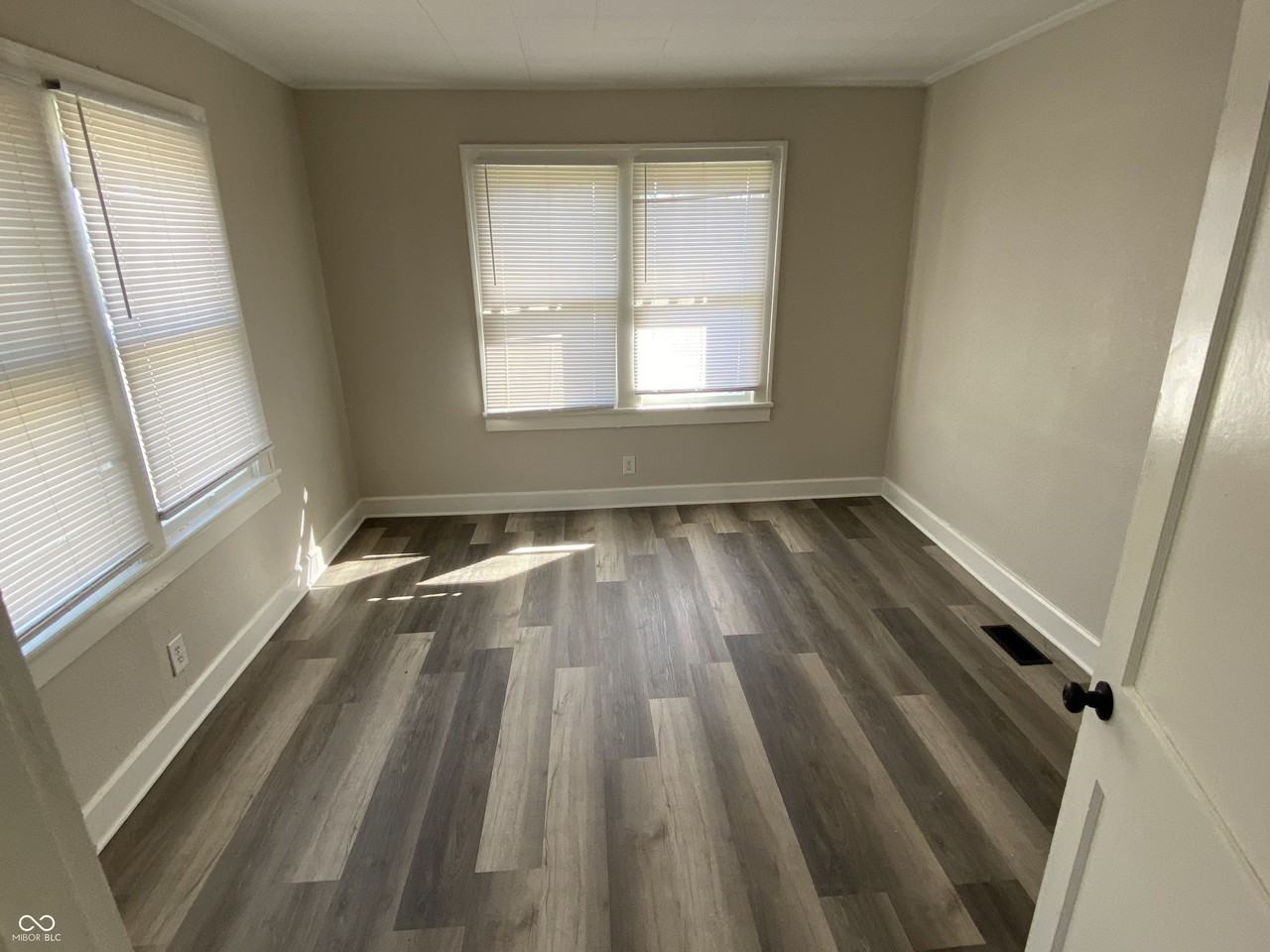 2002 Arrow Ave - Photo 6 of 12