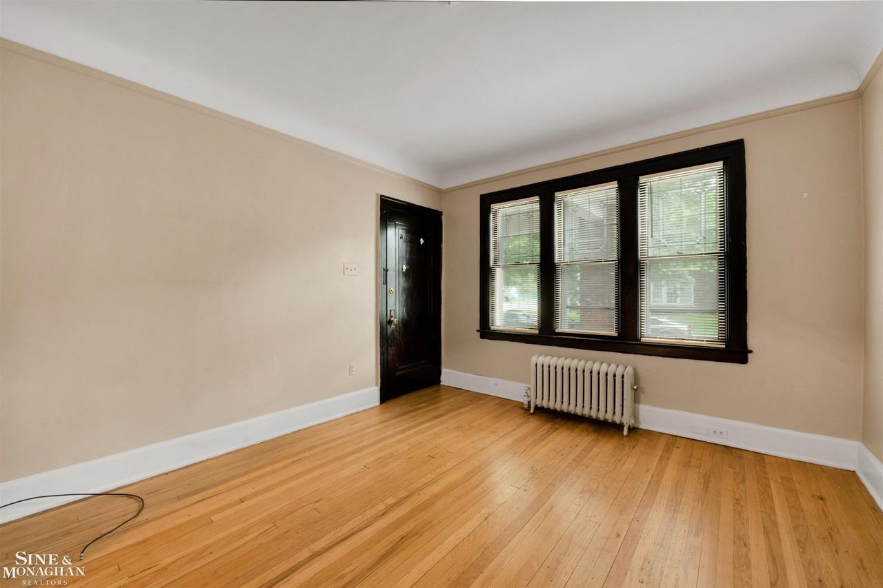 815 Beaconsfield Ave #1S - Photo 3 of 18