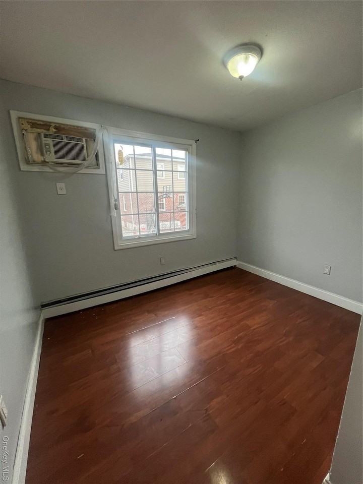 18011 146th Ave - Photo 7 of 19