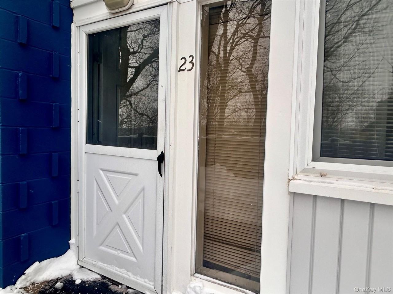 9 Wyndover Woods Ln Apt 23 - Photo 2 of 10