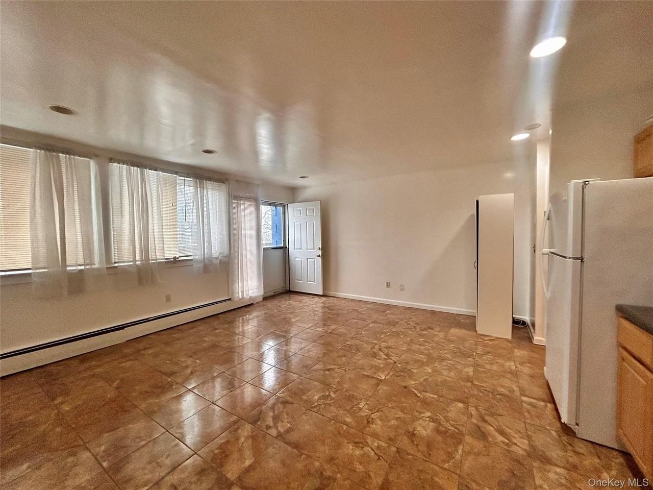 9 Wyndover Woods Ln Apt 23 - Photo 3 of 10