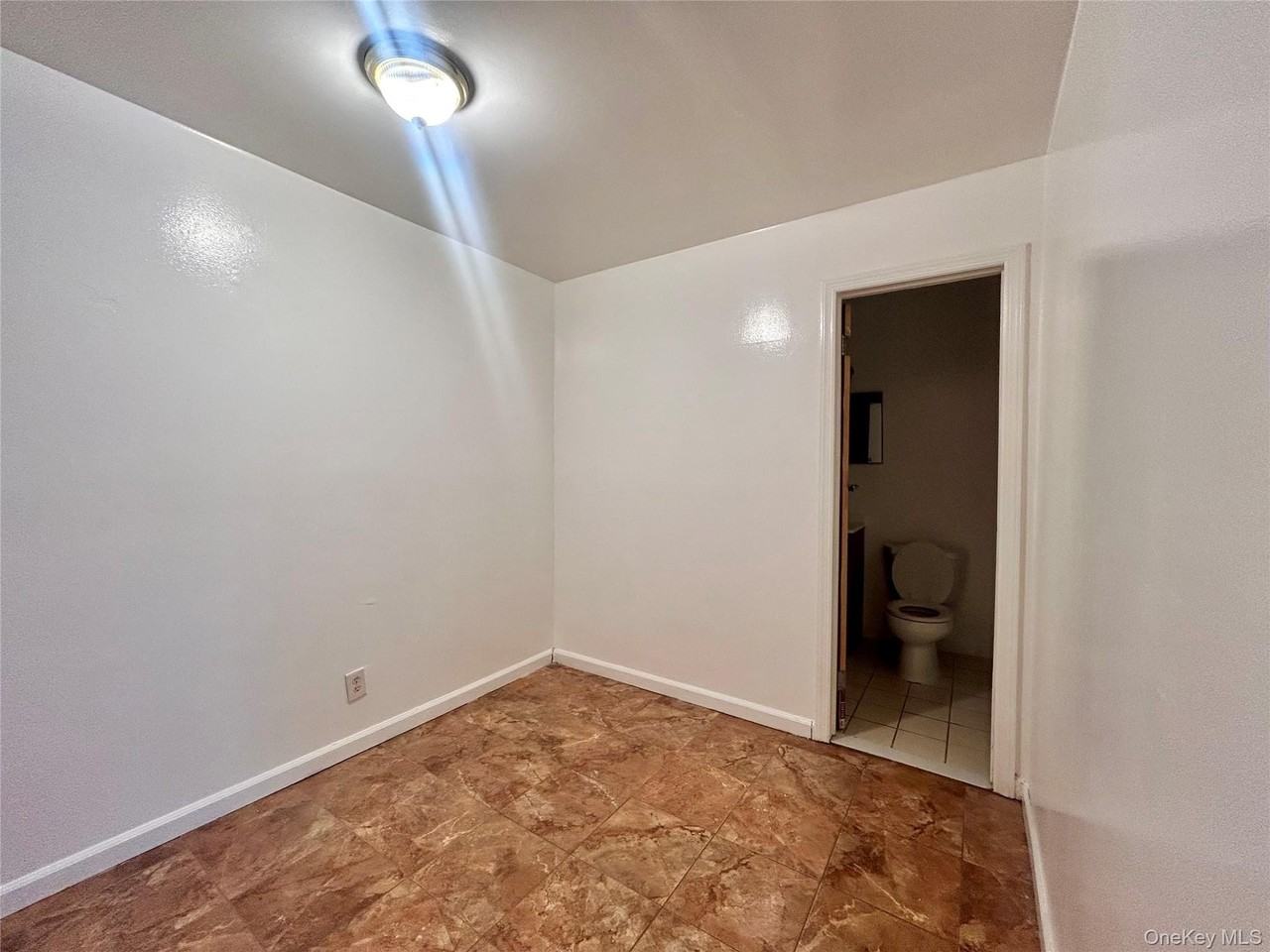 9 Wyndover Woods Ln Apt 23 - Photo 6 of 10