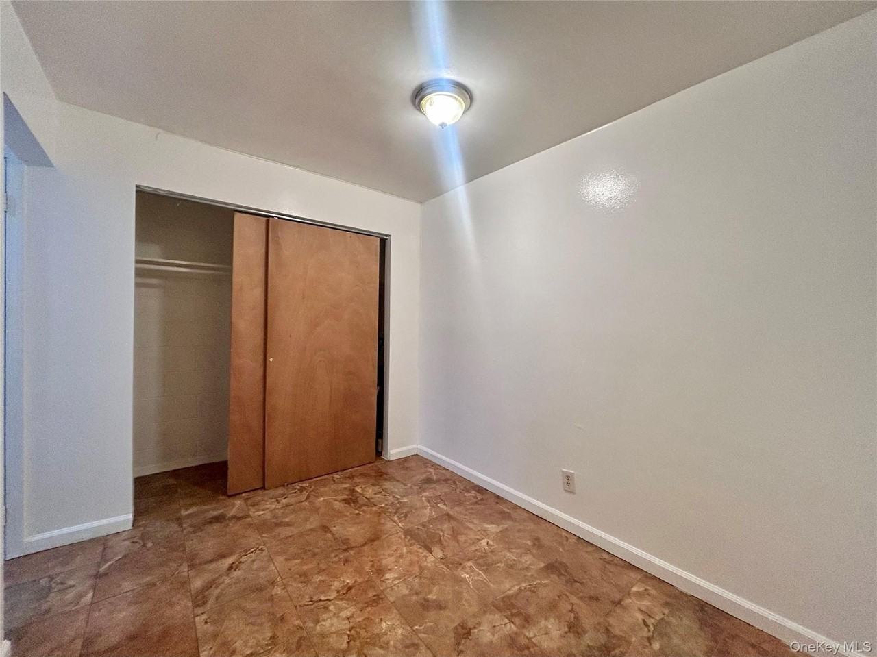 9 Wyndover Woods Ln Apt 23 - Photo 7 of 10