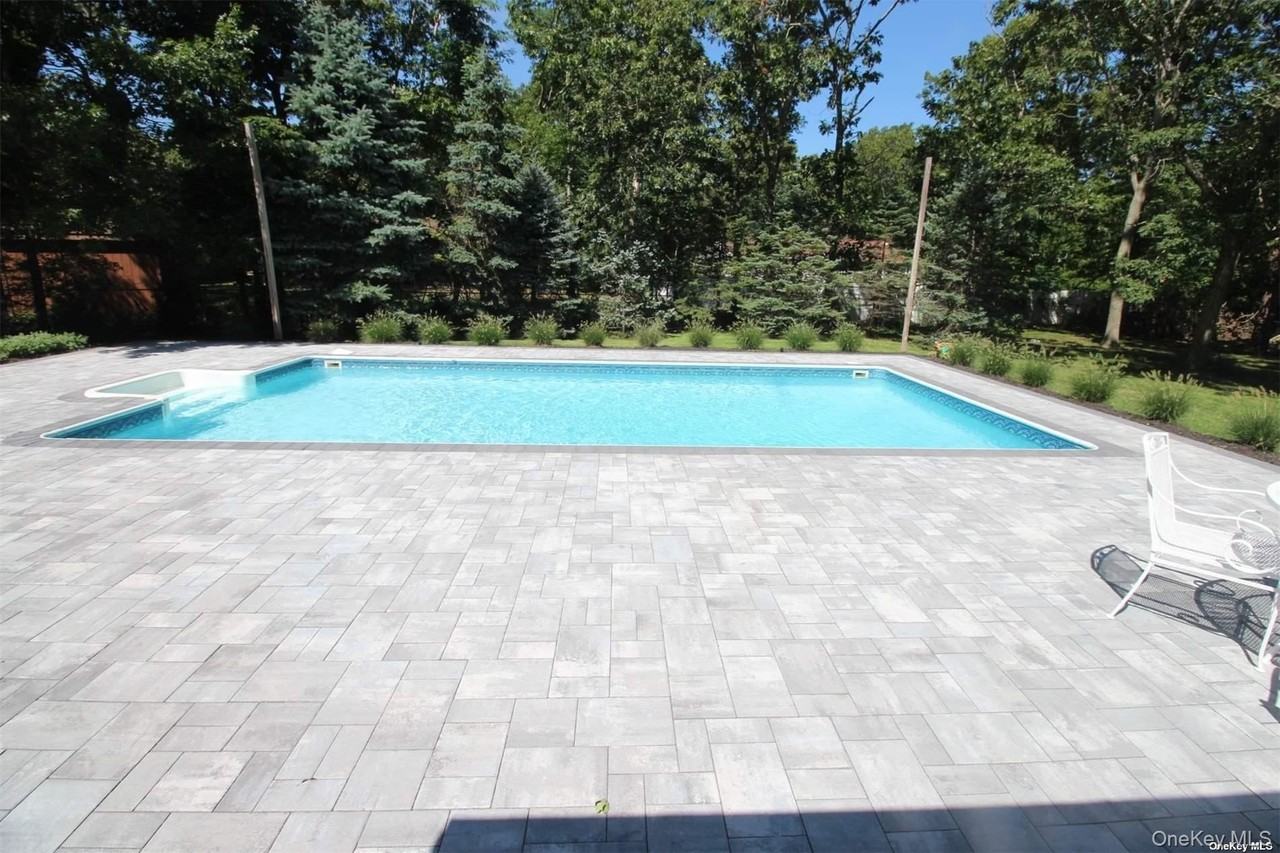 8 Wakeman Ct - Photo 2 of 23