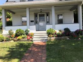 featured image of 15 Maple Grove St