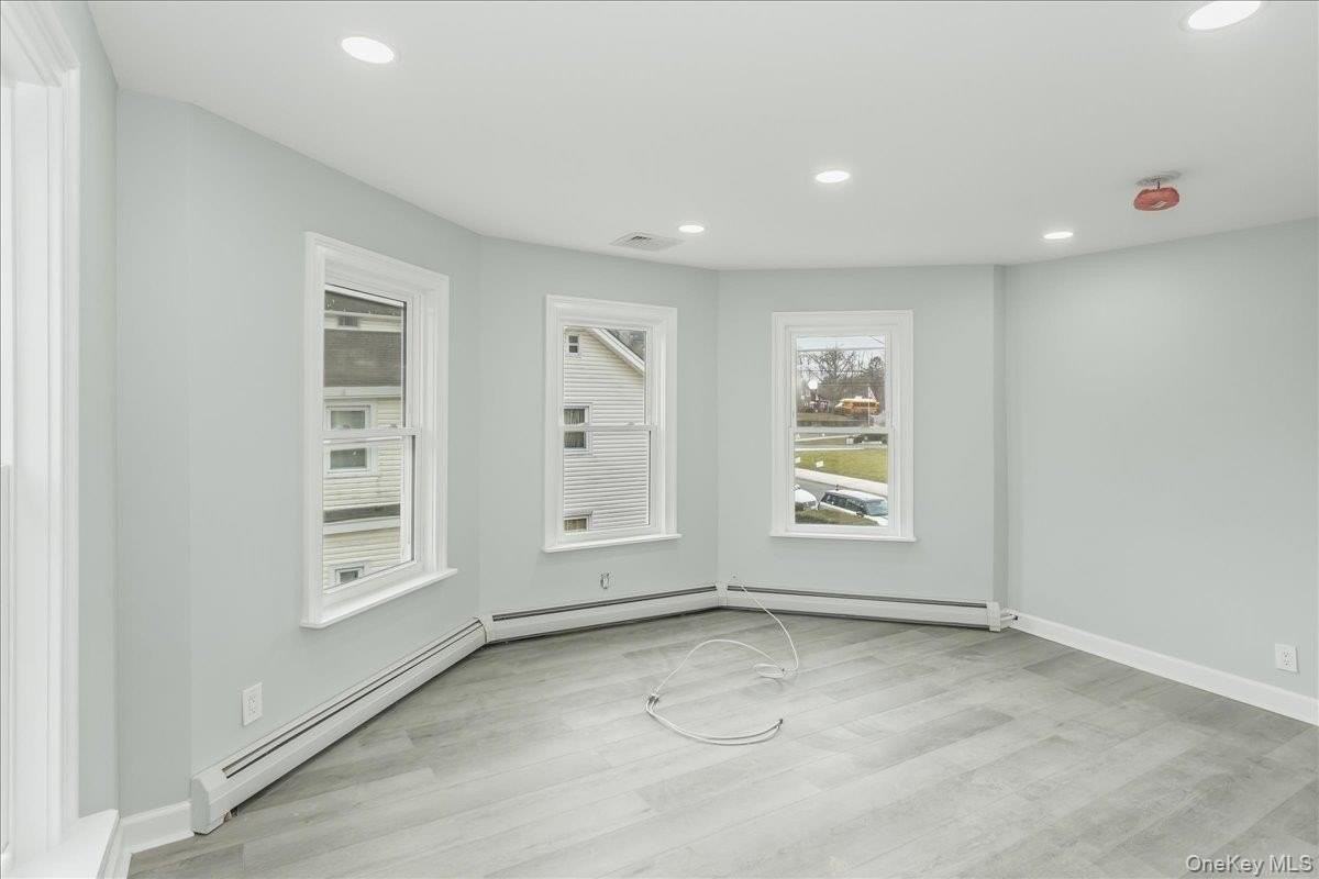 75 Anstice St Apt 2 - Photo 4 of 16