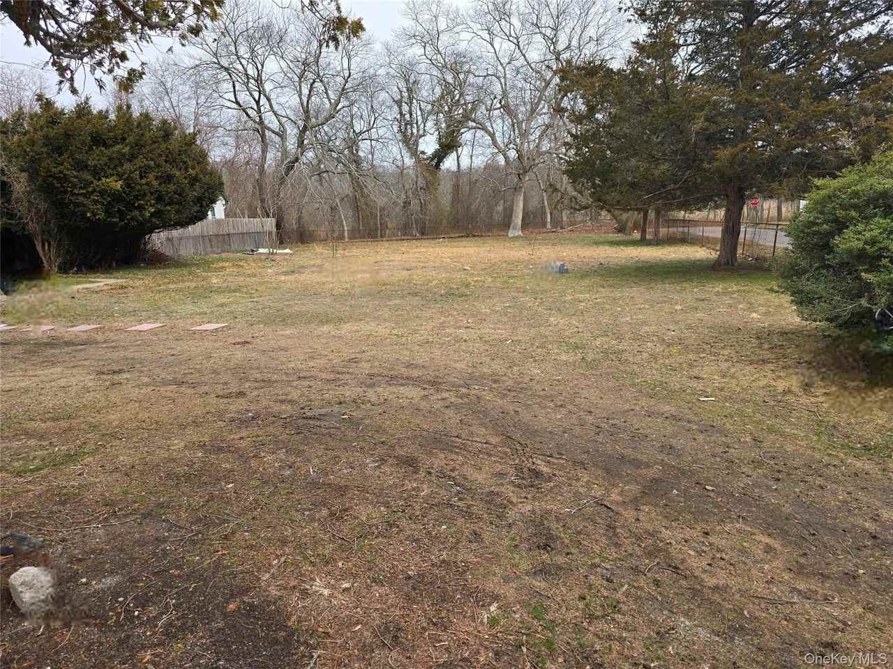 5 Cedar Rd E - Photo 2 of 4