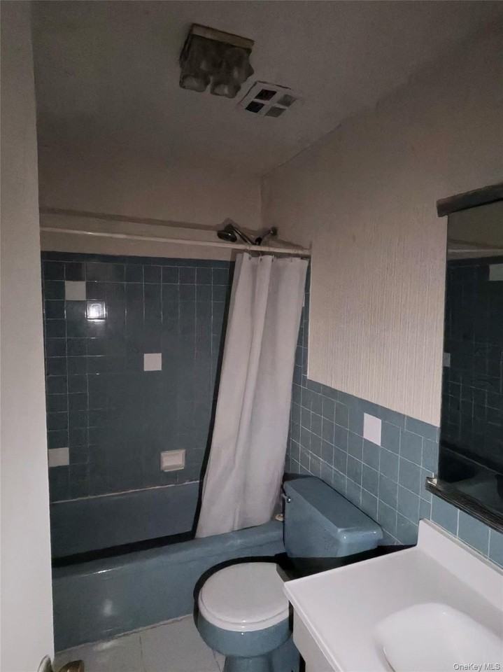 285 Sneden Pl W Unit 285 - Photo 3 of 7