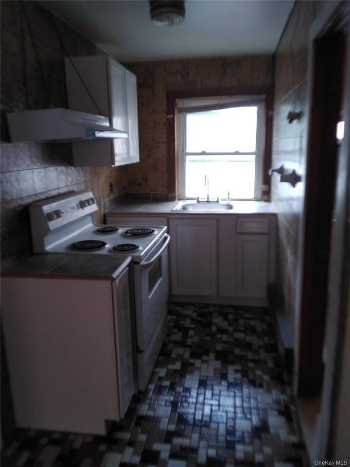 58 Main St - Photo 4 of 10