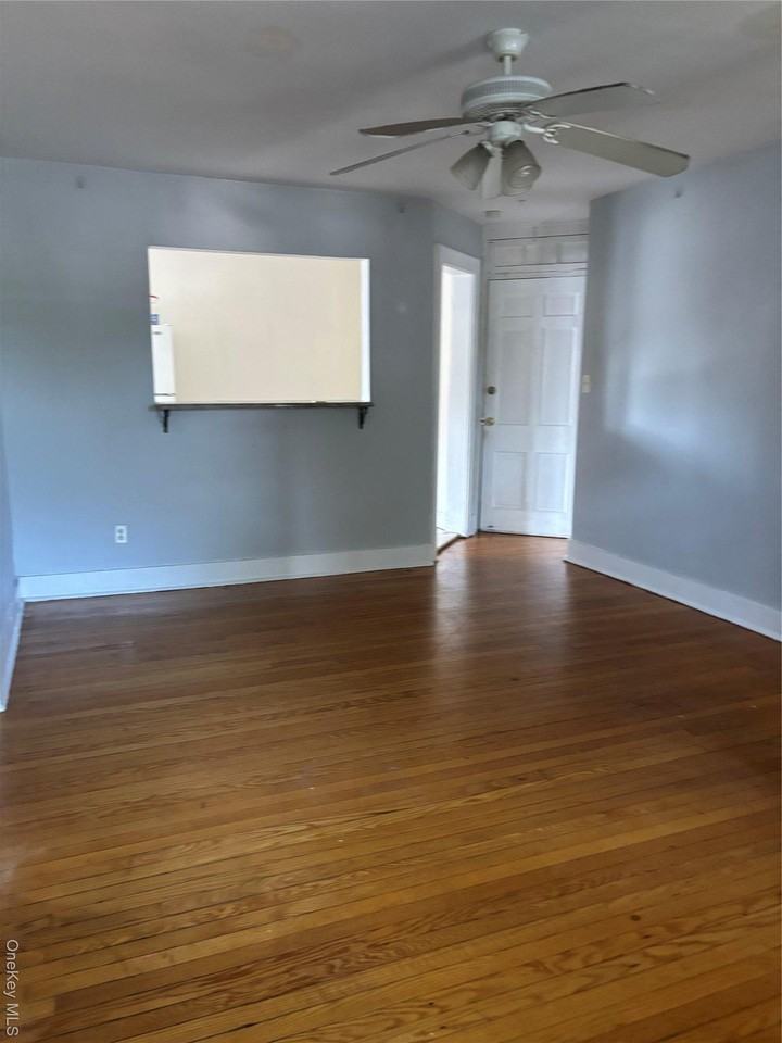 457 Montauk Hwy Apt 8 - Photo 4 of 11