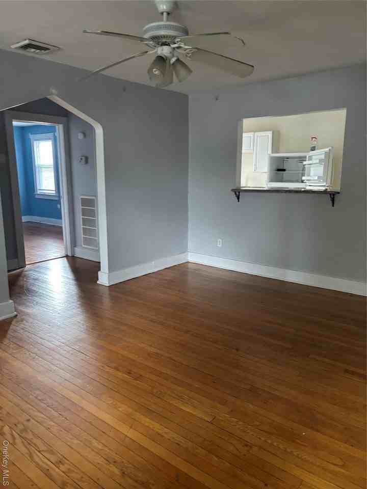 457 Montauk Hwy Apt 8 - Photo 5 of 11