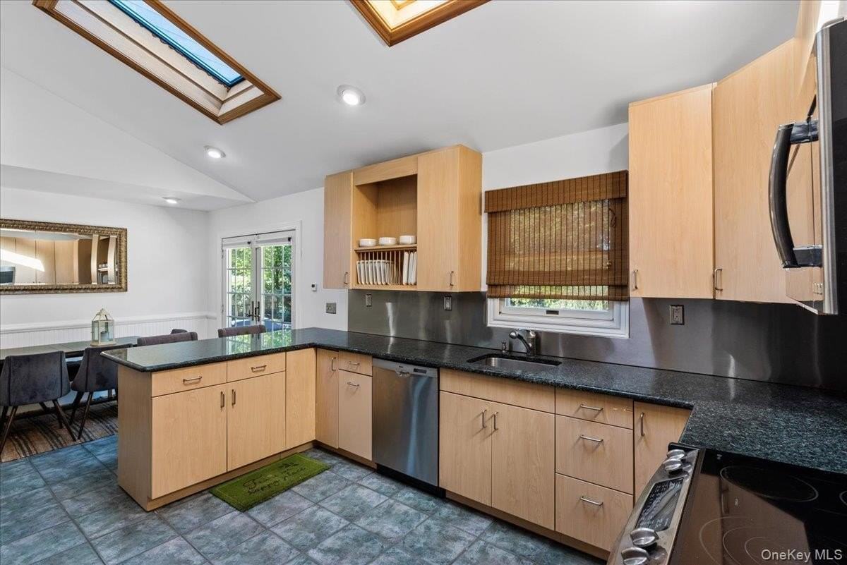 20 Alanson Ln - Photo 6 of 33