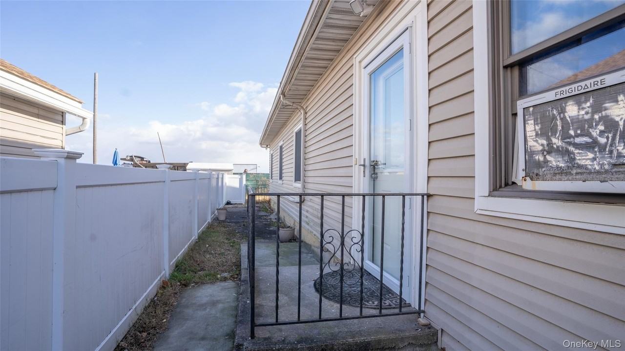 4001 Broadway - Photo 3 of 23