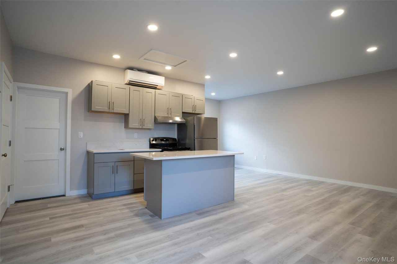 4001 Broadway - Photo 7 of 23