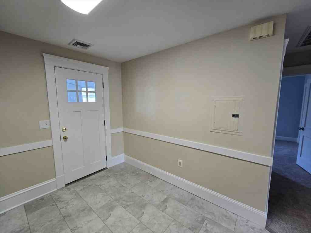 288 Pleasant St Apt 7 - Photo 4 of 25