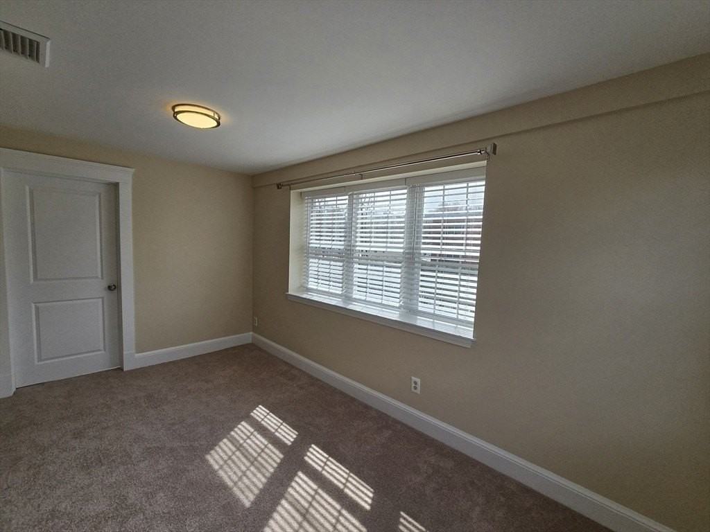 288 Pleasant St Apt 7 - Photo 7 of 25