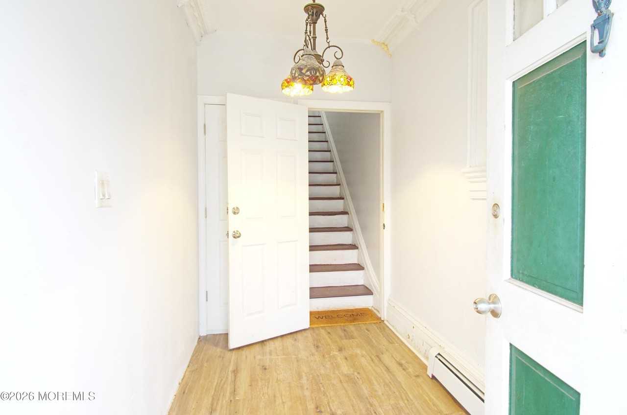 1076 Fulton St - Photo 3 of 27