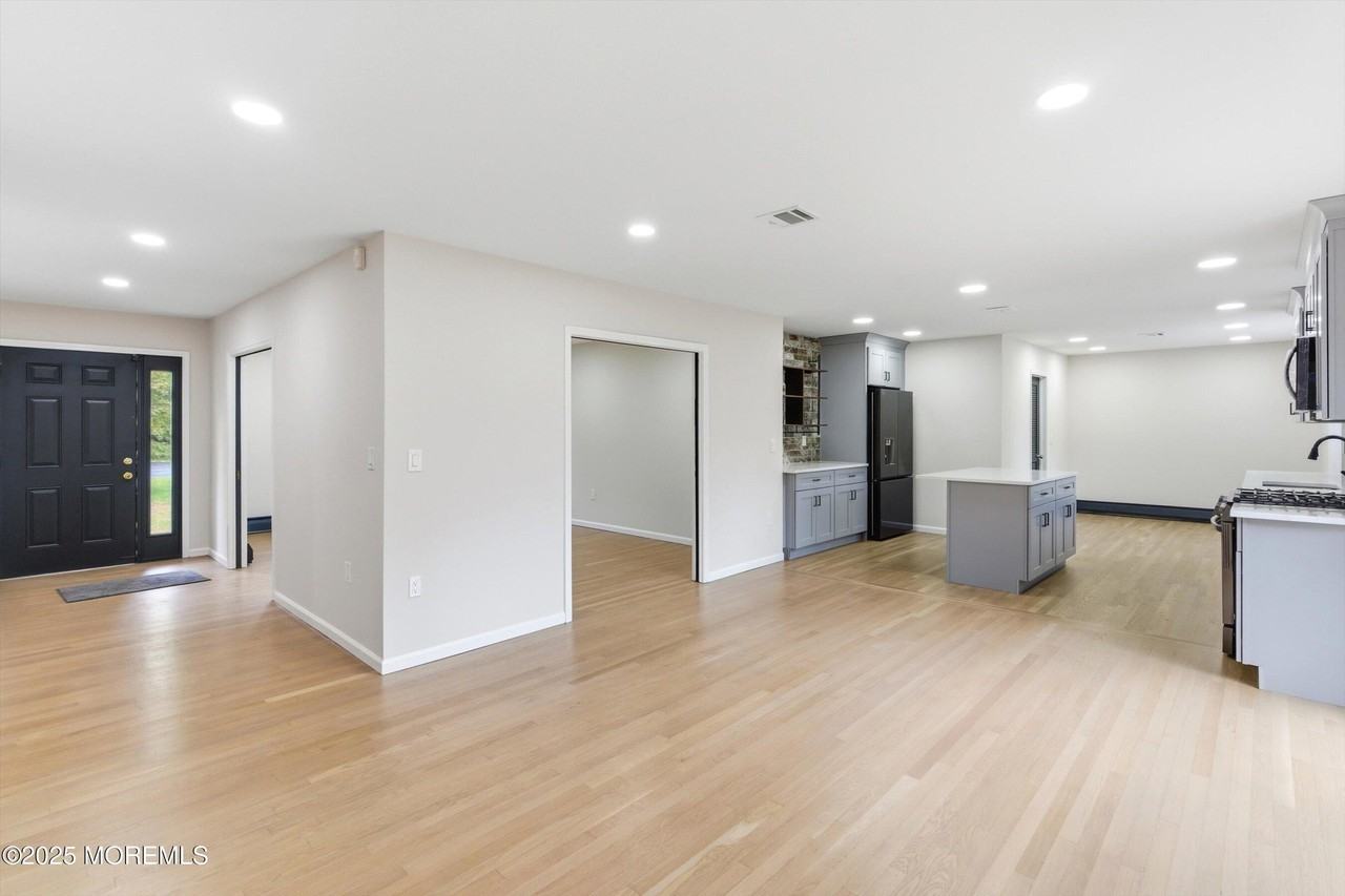 257 Alexander Ave - Photo 7 of 18