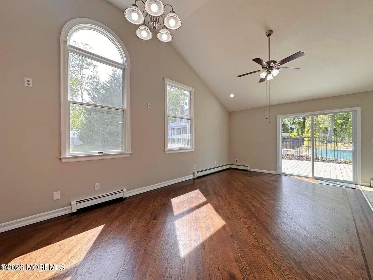 405 Old Bridge Rd - Photo 2 of 12