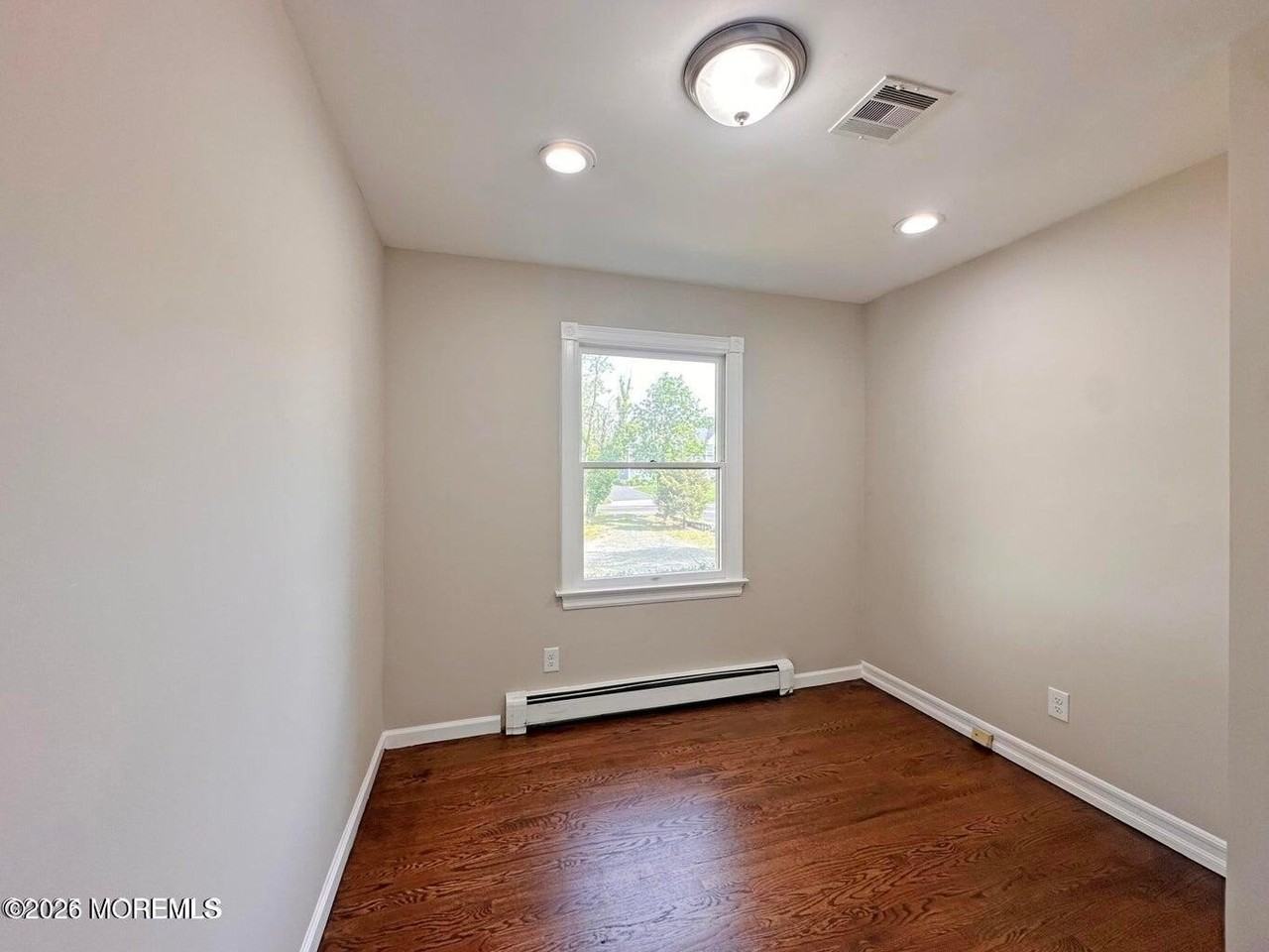 405 Old Bridge Rd - Photo 7 of 12