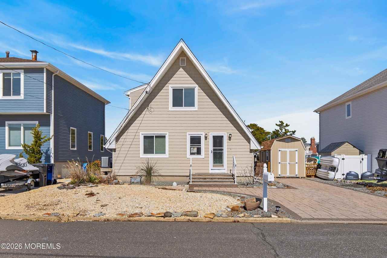 13 Clearwater Way - Photo 2 of 33