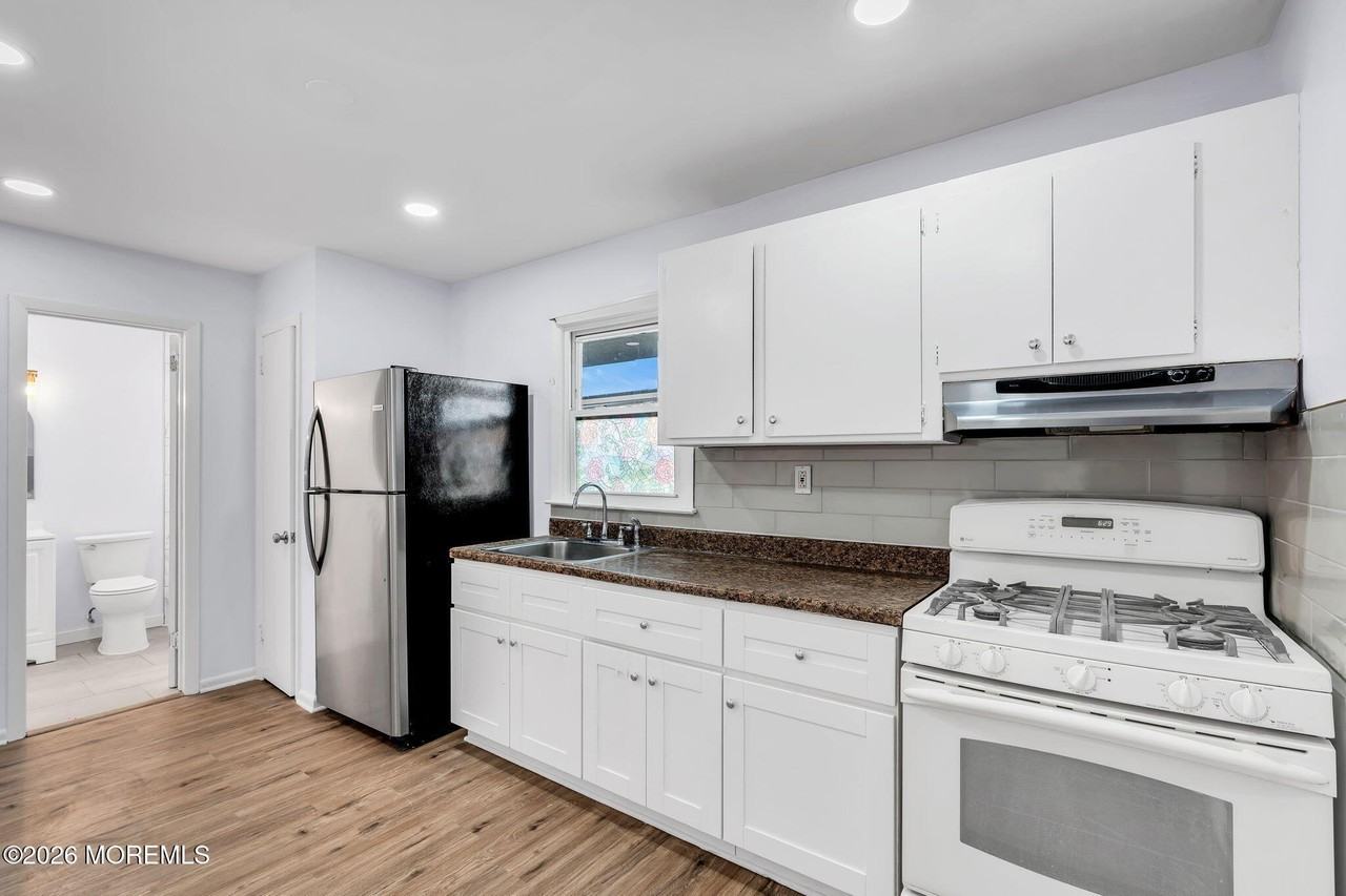 105 Clark St - Photo 5 of 9