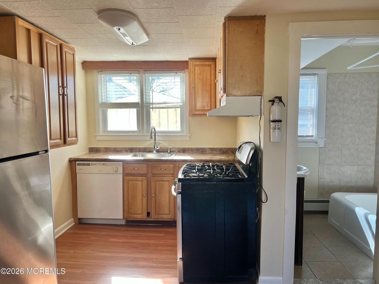 246 7th Ave - Photo 6 of 12