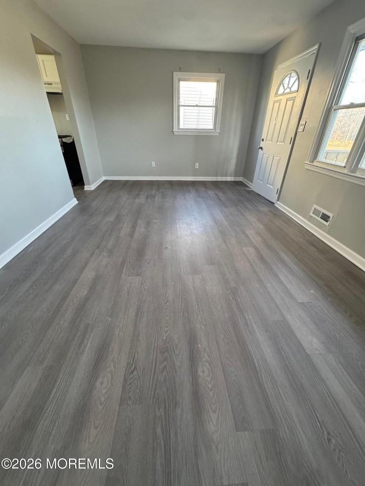 40 Liberty St - Photo 4 of 7