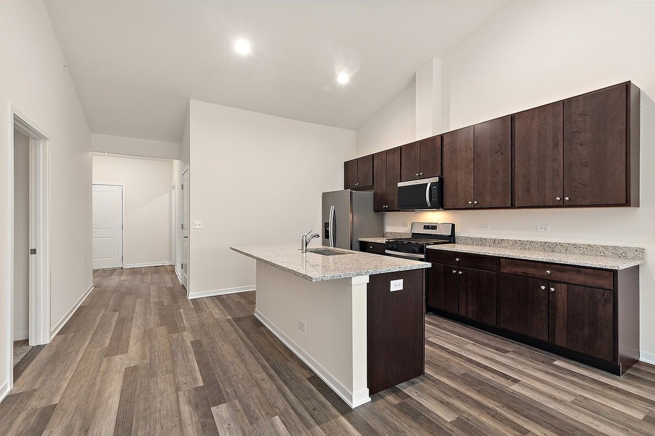 69 Olympus Dr - Photo 7 of 36