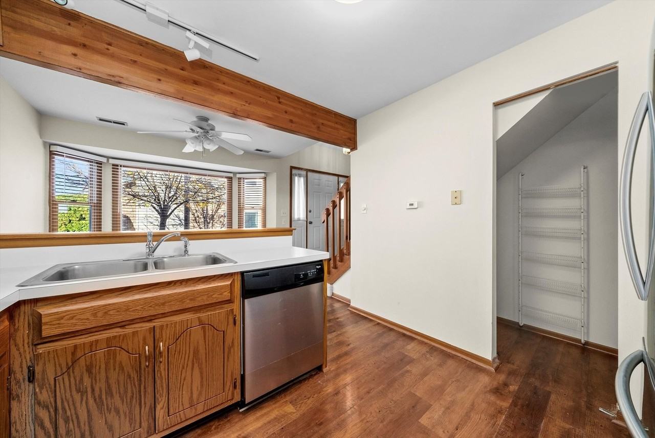 9309 Wherry Ln - Photo 4 of 18