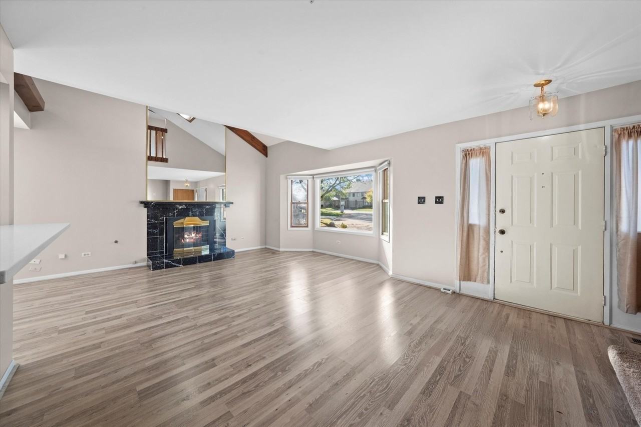 9252 Cliffside Ln - Photo 2 of 34