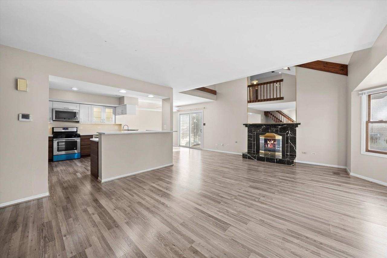 9252 Cliffside Ln - Photo 6 of 34