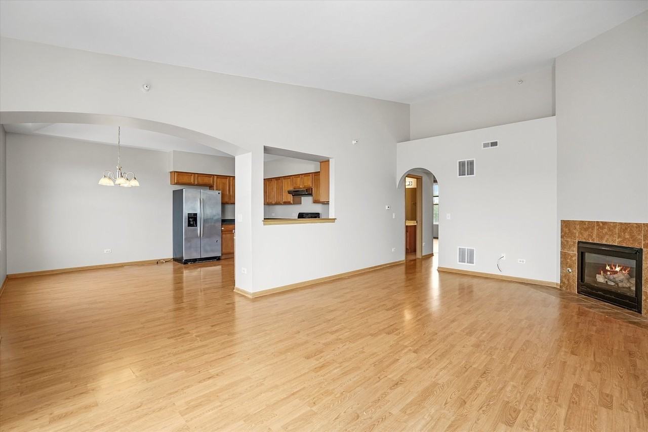 16671 Liberty Cir Unit 3n - Photo 2 of 17