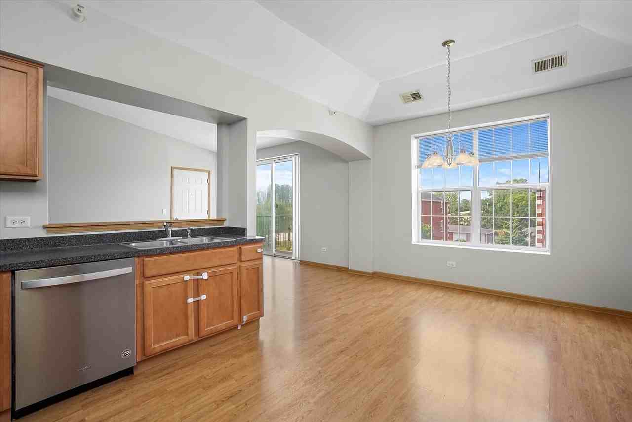 16671 Liberty Cir Unit 3n - Photo 5 of 17