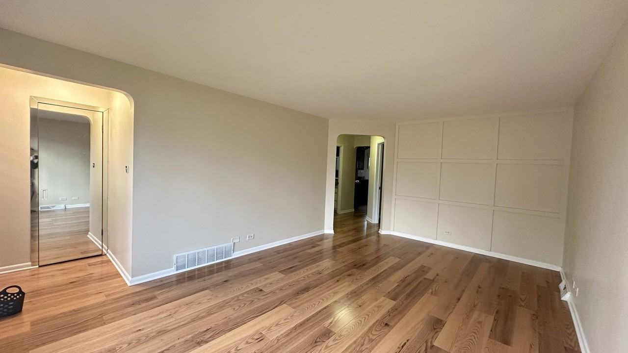 7520 W Carmen Ave - Photo 3 of 23