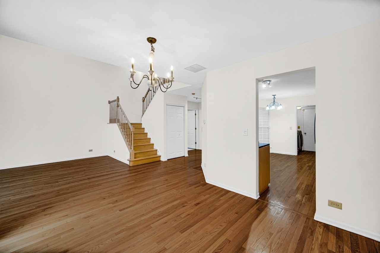 125 Stevens Dr - Photo 2 of 20