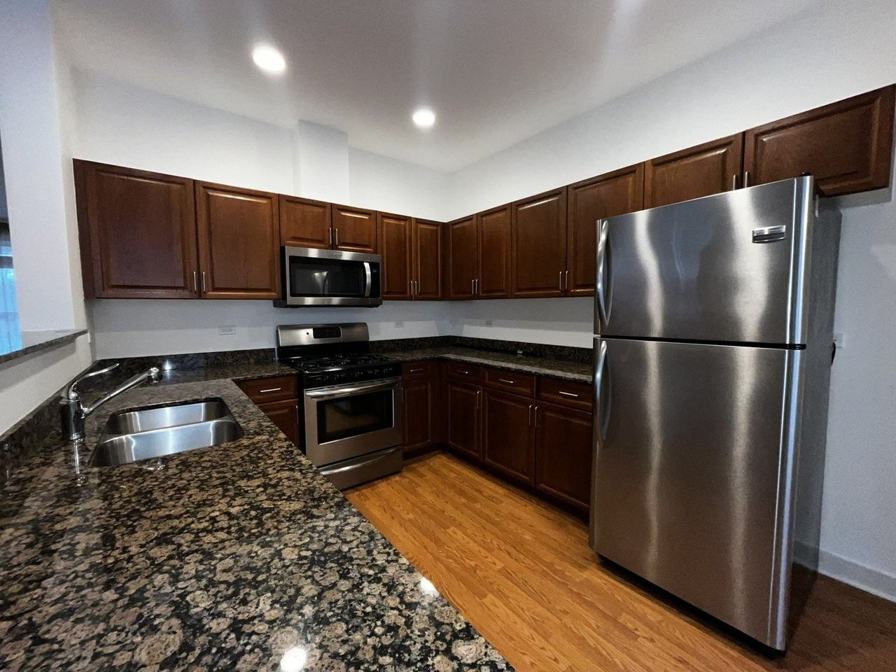 1516 Broadway St - Photo 6 of 22