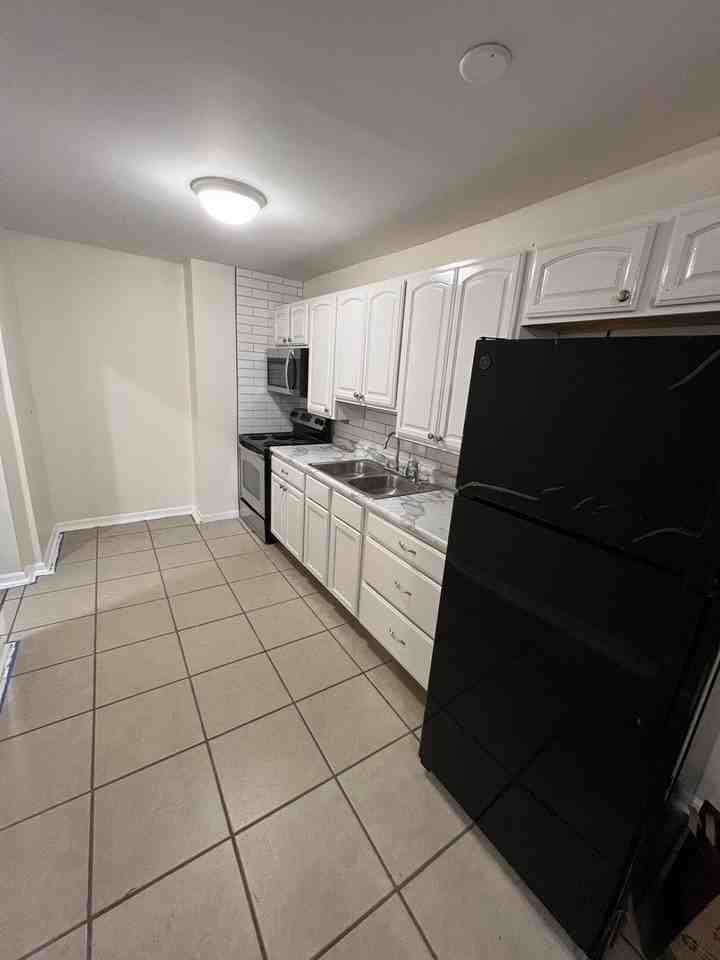 737 N Central Ave Apt 108 - Photo 2 of 5