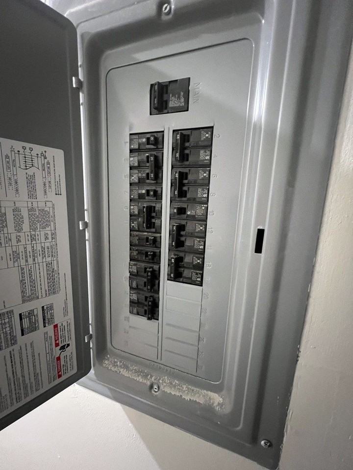 737 N Central Ave Apt 108 - Photo 3 of 5