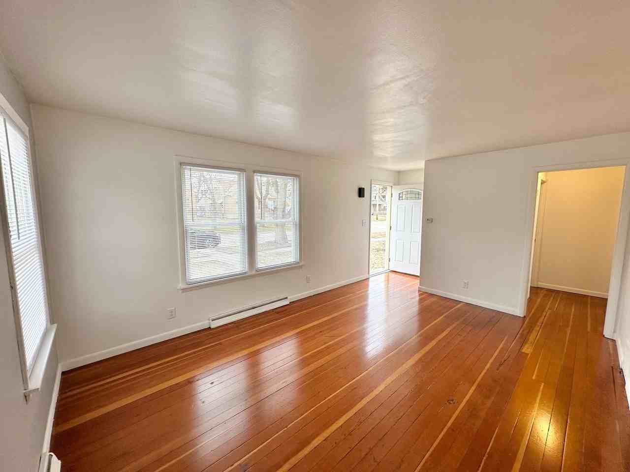 858 Clay St - Photo 3 of 17