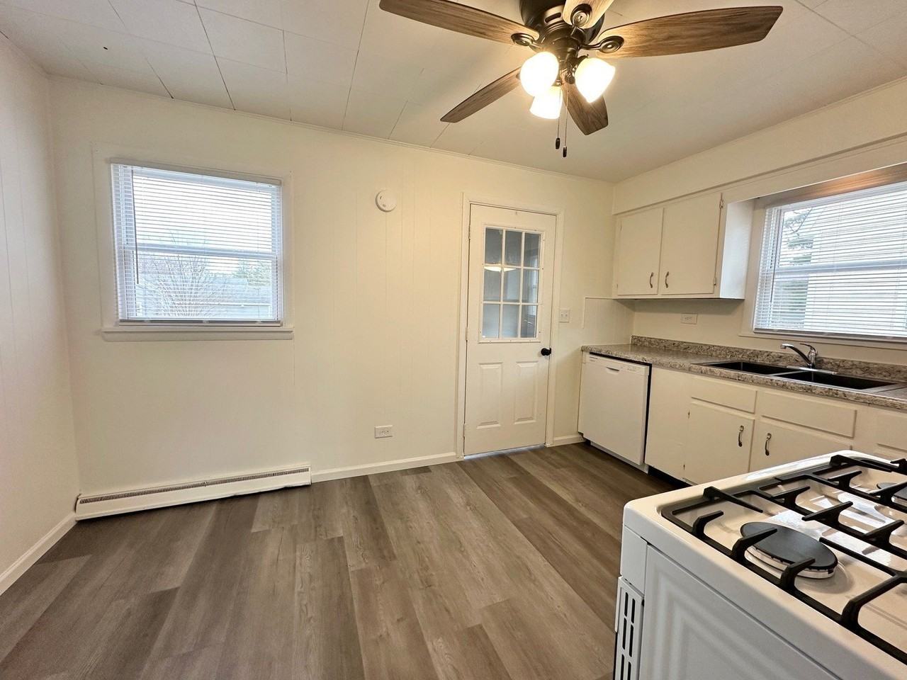 858 Clay St - Photo 6 of 17