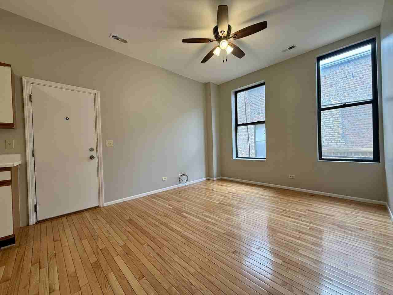 556 W 37th St Apt 3f - Photo 6 of 12