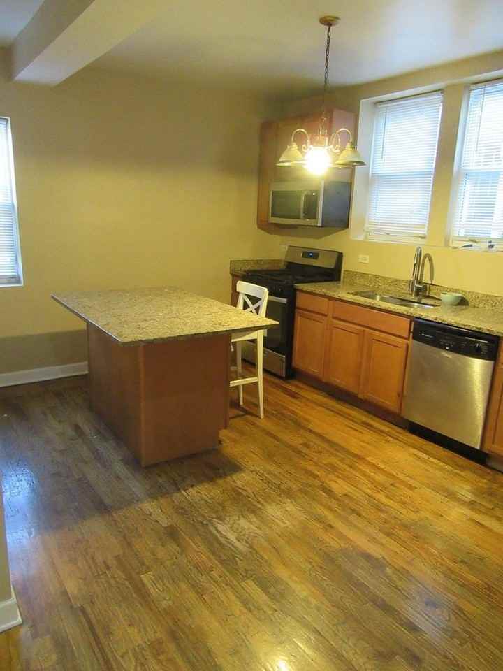 2251 W Rosemont Ave Apt 1 - Photo 6 of 17