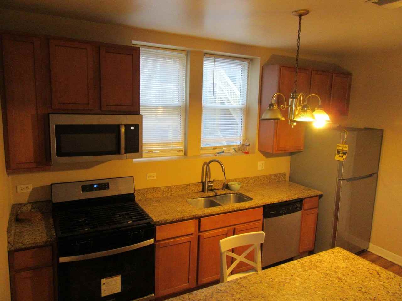 2251 W Rosemont Ave Apt 1 - Photo 7 of 17