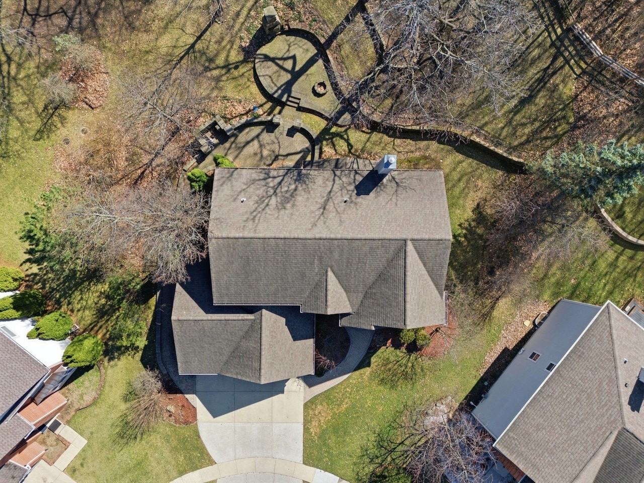 715 Blue Ridge Dr - Photo 2 of 32