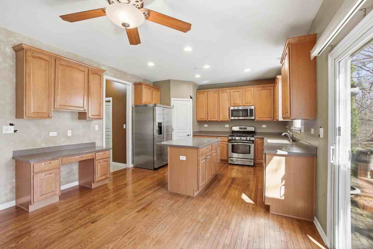 715 Blue Ridge Dr - Photo 6 of 32