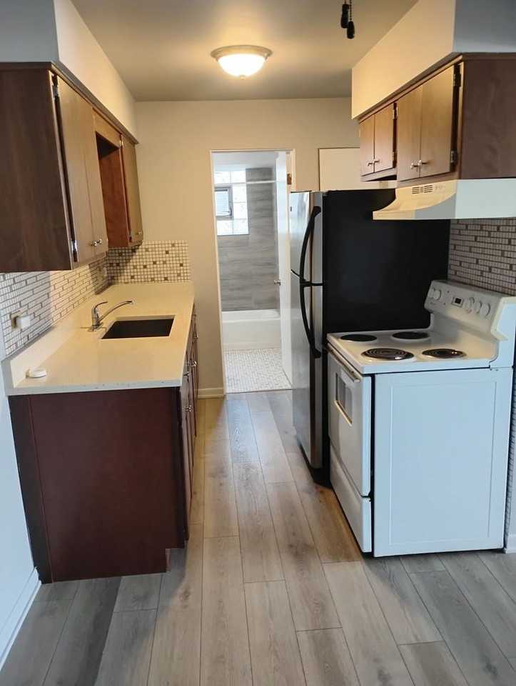 9110 31st St Apt 6 - Photo 4 of 6